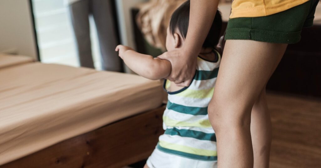 Comment reconnaître et gérer les retards de développement chez votre bébé