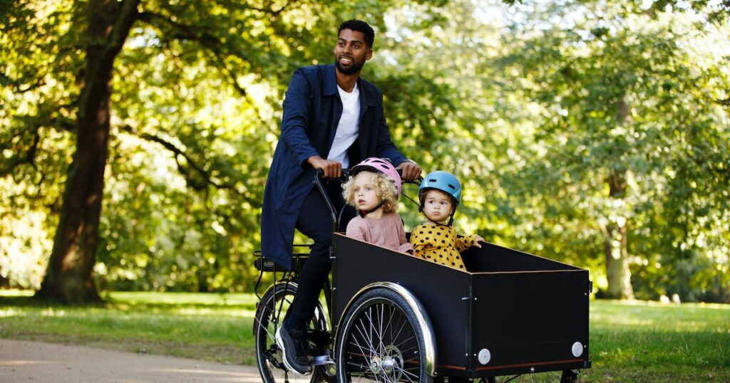 Pourquoi la parentalité danoise fonctionne pour rendre les enfants heureux