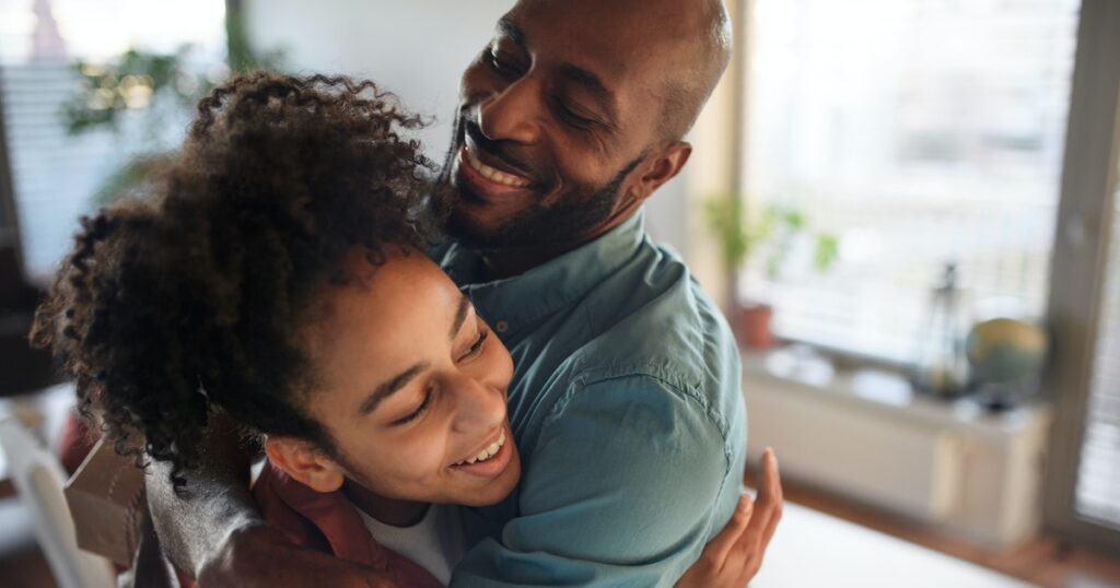 30 façons simples dont les parents peuvent modéliser la moralité