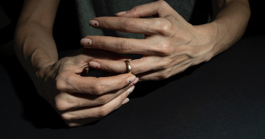 Ce que j'aurais aimé savoir avant mon divorce, selon 9 hommes