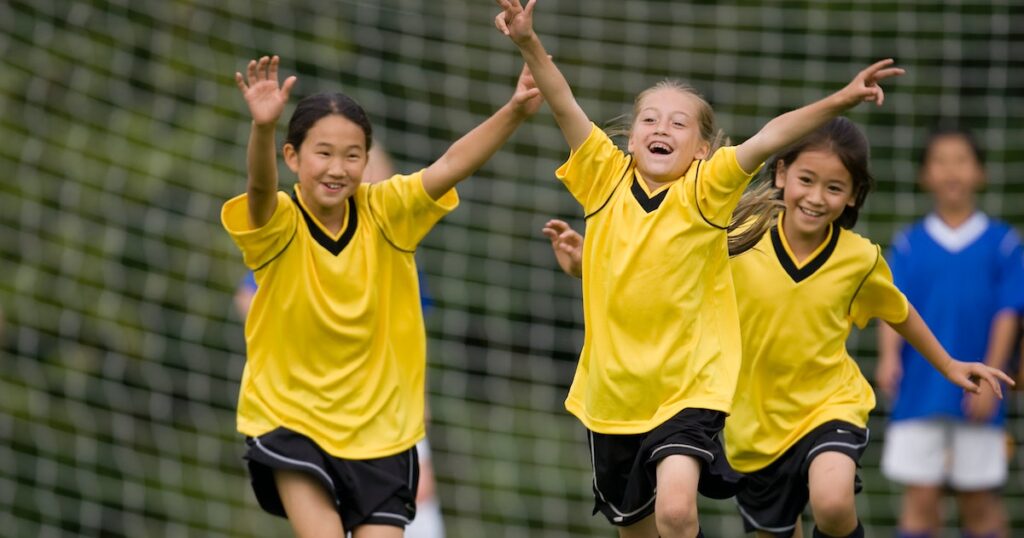 Pourquoi les enfants trans doivent être autorisés à faire du sport, selon un athlète trans