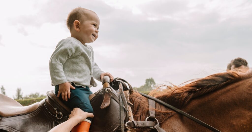 11 noms de bébé inspirés du vieil ouest pour bébés filles et garçons