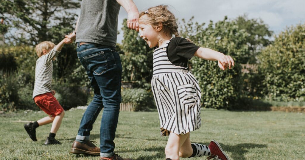 15 conseils d'experts pour équilibrer le chaos de deux enfants