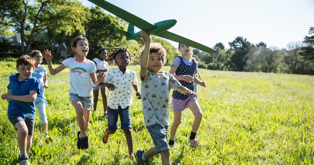 4 mythes sur les parents en liberté et les enfants qu'ils élèvent