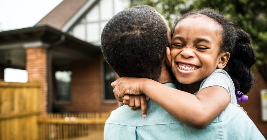 Comment élever des enfants reconnaissants qui expriment leur gratitude