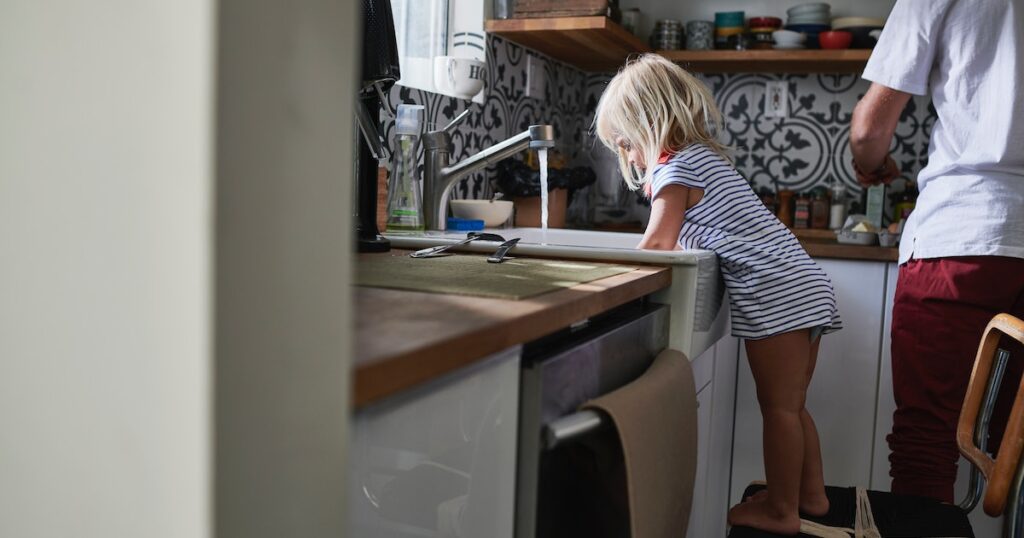Comment la théorie de l'autodétermination peut aider les parents à élever des enfants indépendants