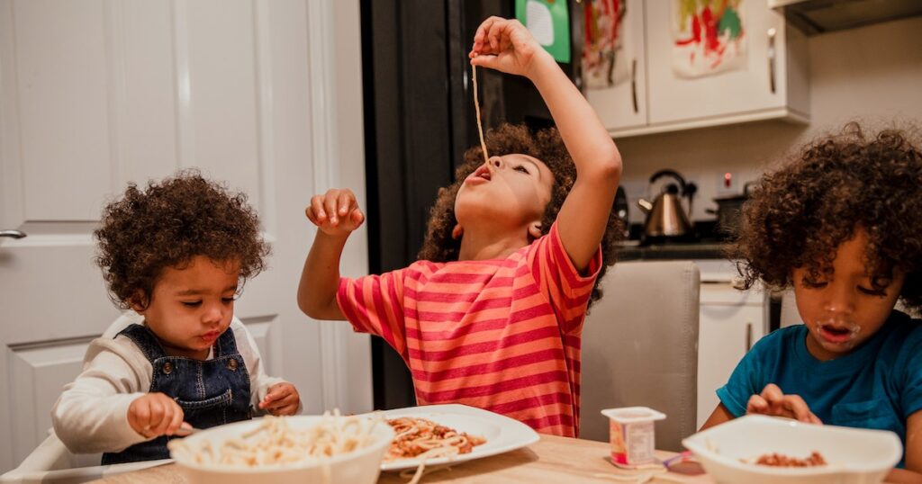 Qu'est-ce que l'alimentation intuitive et fonctionne-t-elle vraiment pour les enfants ?