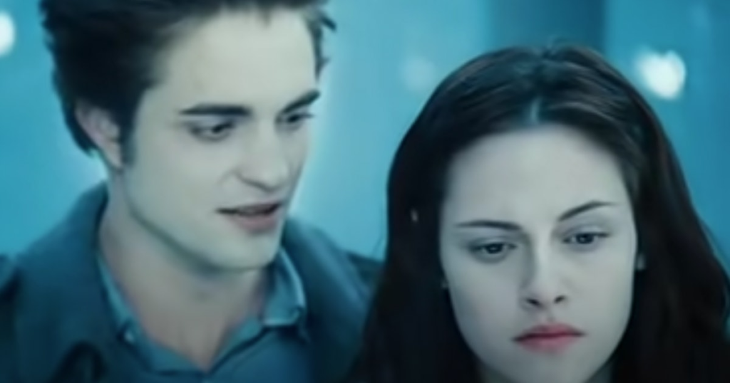 "Il y a 17 ans, la saga 'Twilight' a contribué à l'essor de ce nom de bébé".  Ça va toujours fort
