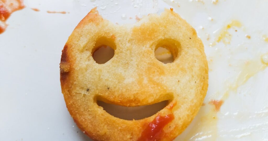 Cette façon, fondée sur la recherche, d'amener votre enfant à manger plus de légumes est en fait... amusante