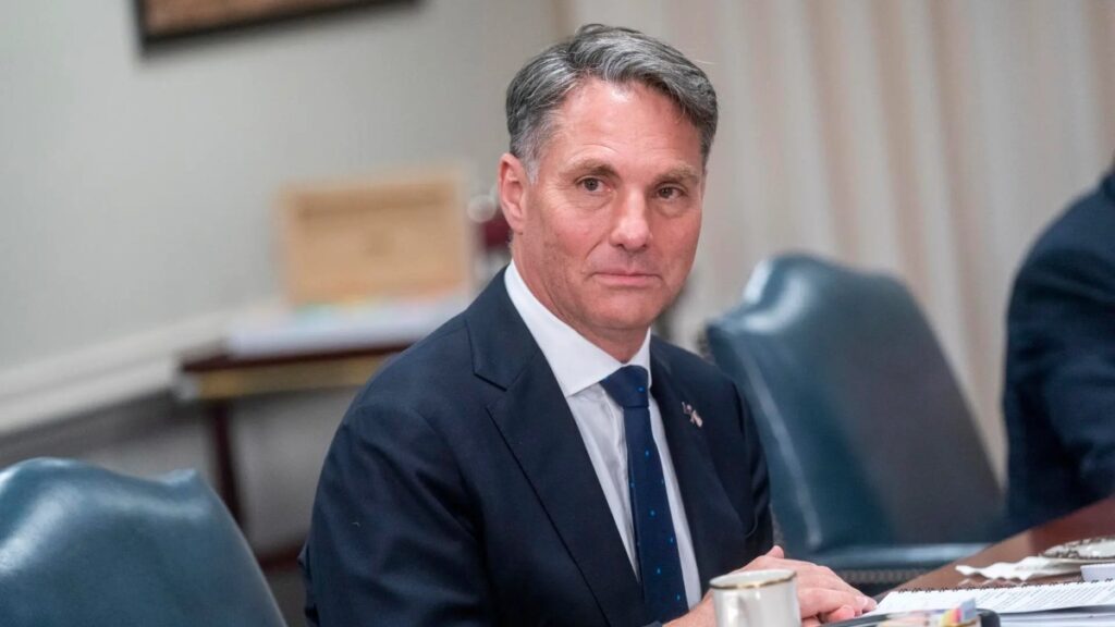 Australia anuncia 100 millones de dólares de financiación adicional y suministros para Ucrania