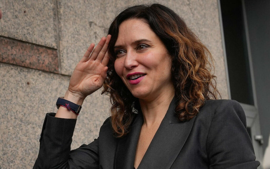 Le PP resserre les rangs avec Ayuso et qualifie la plainte du procureur de « trompe-l'œil » : « Ils visent l'égalité »
