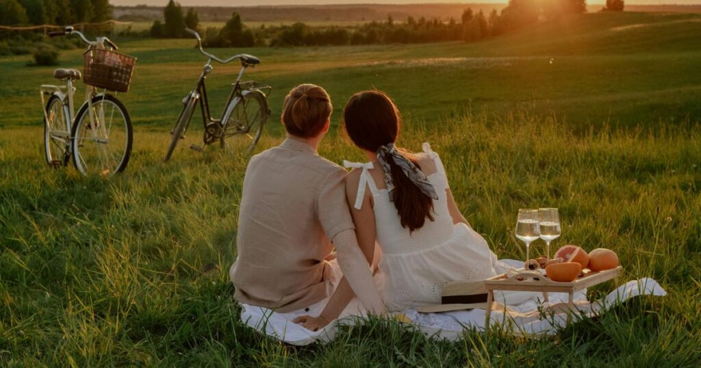 Les couples les plus heureux ne jurent que par la règle 2-2-2