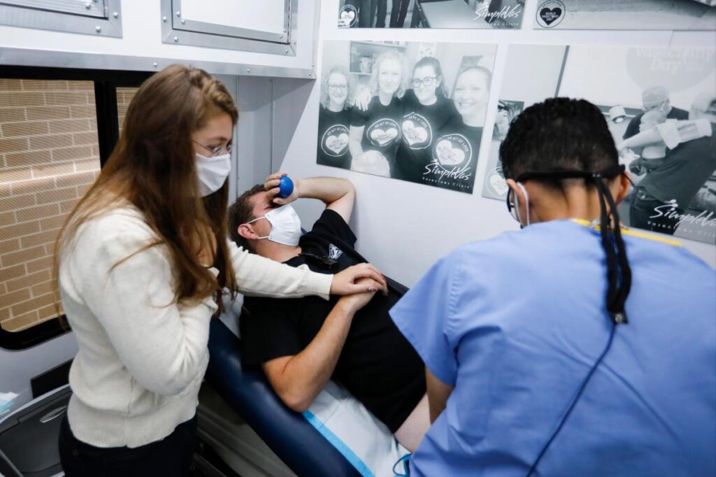 Dans « Vas Madness », où les hommes rendent la chirurgie anti-spermatomie un peu plus amusante