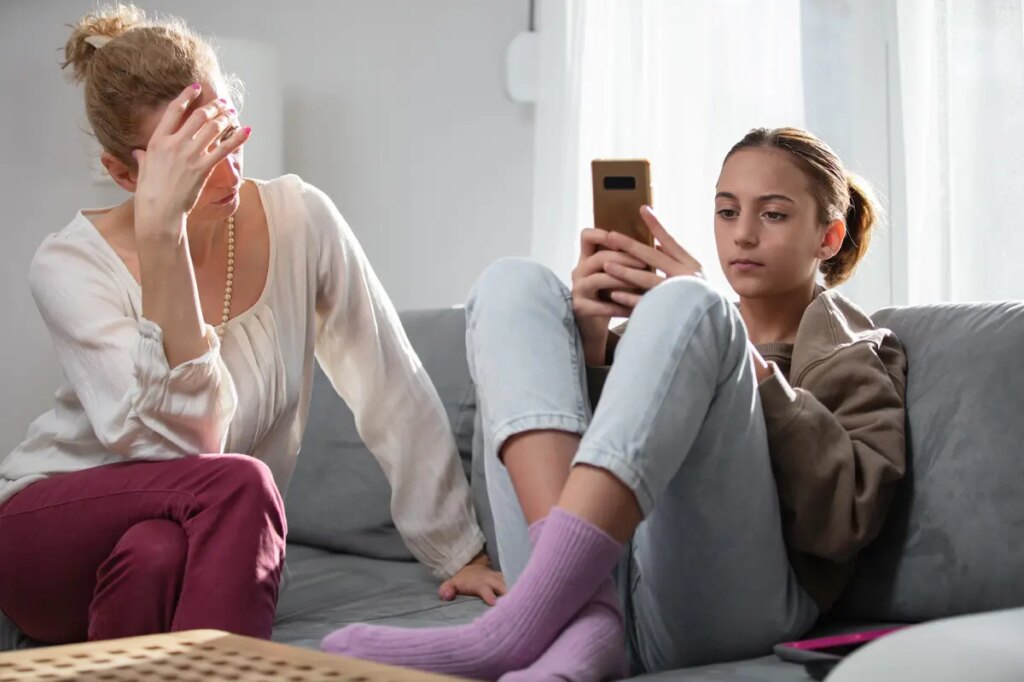 Les parents d'adolescents perdent le sommeil en s'inquiétant de la présence croissante de leurs enfants en ligne