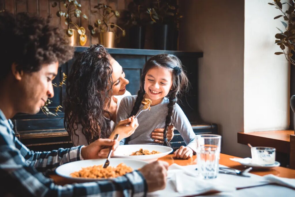 Le responsable du dîner : 82 % des familles ont un parent qui prend les devants