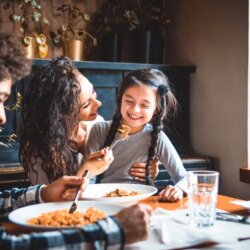 Le responsable du dîner : 82 % des familles ont un parent qui prend les devants