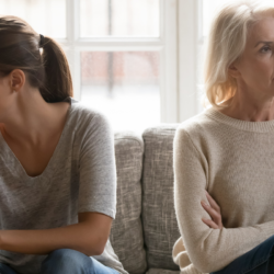 Dois-je ne plus avoir de contact avec ma mère narcissique ?